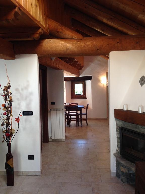 Maison Des Challant Challand Saint Victor Exterior photo